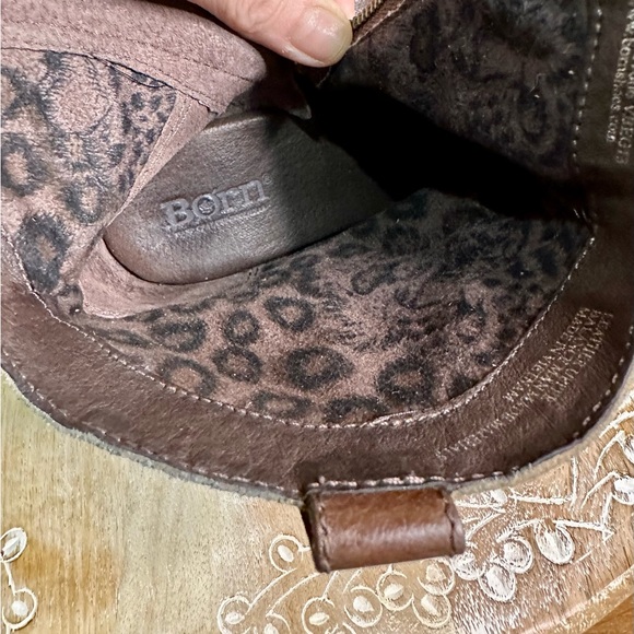 EUC Born “Capri” Leather and Suede Cowgirl Ankle Bootie Size 6.5/37 - Picture 11 of 13